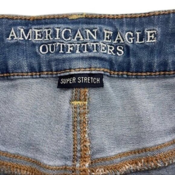 American Eagle Distressed Super Stretch  Hi-rise Jean Shortie Shorts size 6 - Picture 6 of 9